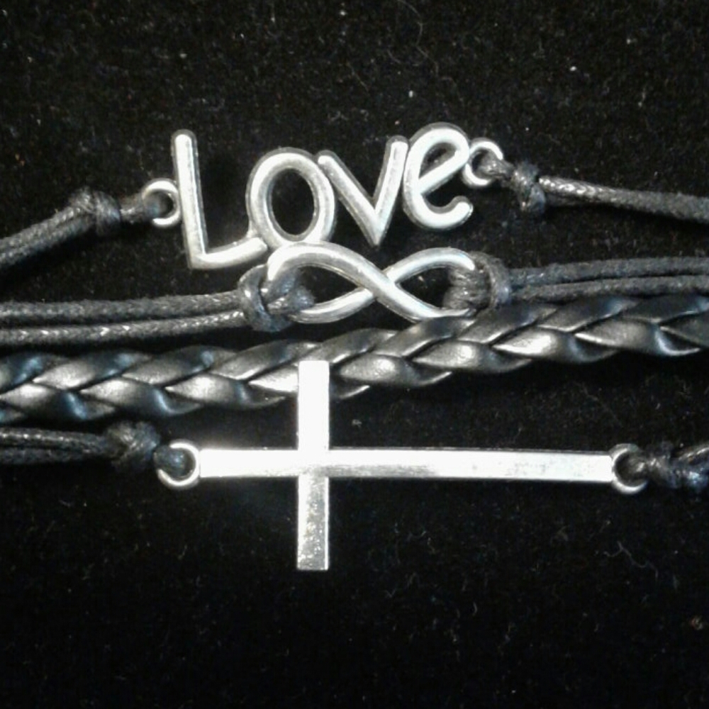 ❤️5/$25. Layered Faith Bracelet